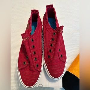 EUC Red Blowfish Sneakers Size 10